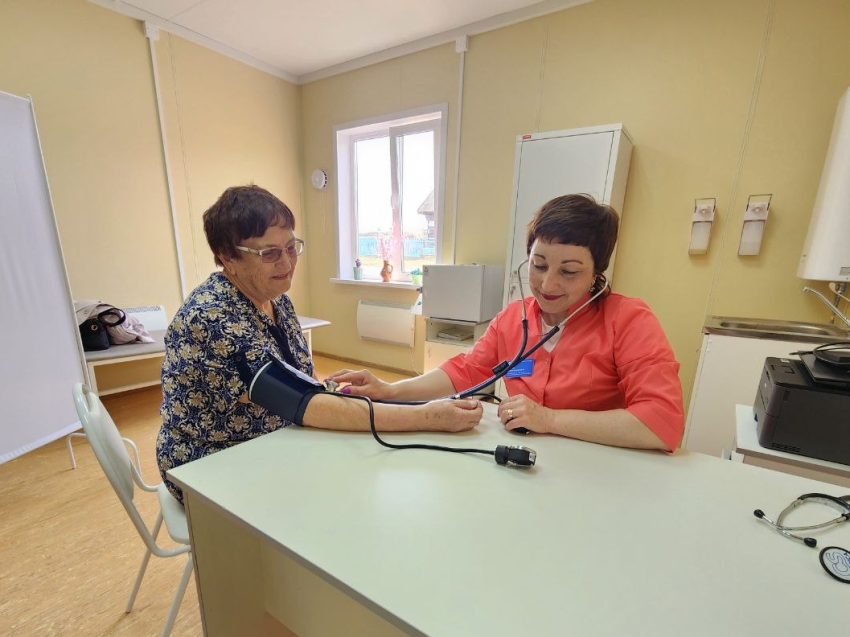 Благодаря нацпроекту жители Мироново Шелопугинского района получают медицинскую помощь в новом ФАПе